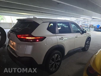 2023 Nissan Rogue SV - miniatura 4