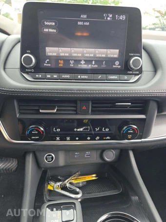 2023 Nissan Rogue SV - miniatura 7