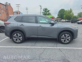 2023 Nissan Rogue SV – miniatura 4