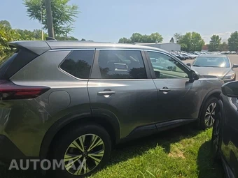 2023 Nissan Rogue SV - miniatura 4