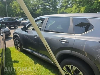 2023 Nissan Rogue SV - miniatura 7
