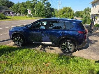 2023 Nissan Rogue SV - miniatura 8