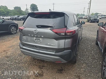 2023 Nissan Rogue SV – miniatura 5