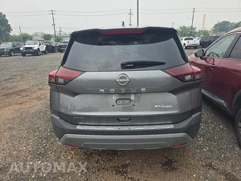 2023 Nissan Rogue SV – miniatura 6