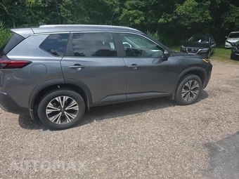 2023 Nissan Rogue SV - miniatura 4