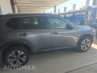 2023 Nissan Rogue SV - miniatura 4