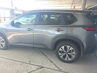 2023 Nissan Rogue SV - miniatura 8