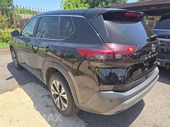 2023 Nissan Rogue SV – miniatura 2