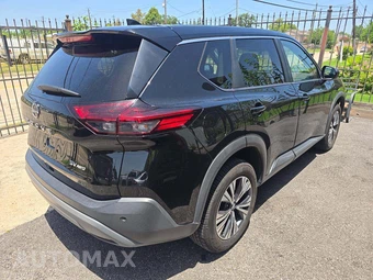 2023 Nissan Rogue SV – miniatura 3