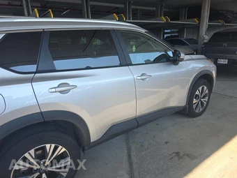2023 Nissan Rogue SV - miniatura 4