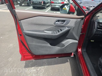 2023 Nissan Rogue SV – miniatura 9