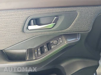 2023 Nissan Rogue SV – miniatura 9