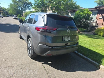 2023 Nissan Rogue SV - miniatura 8