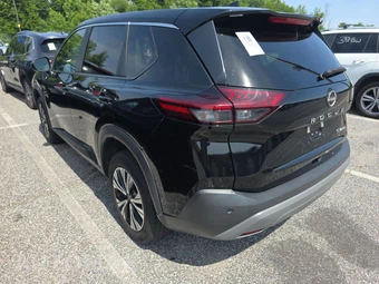 2023 Nissan Rogue SV – miniatura 6