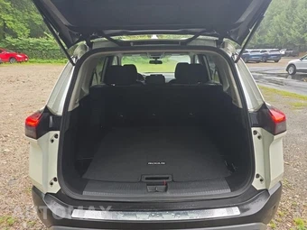 2023 Nissan Rogue SV - miniatura 17