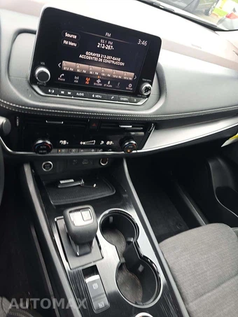 2023 Nissan Rogue SV - miniatura 10