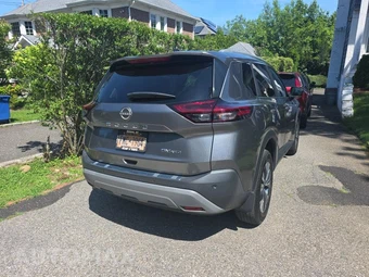 2023 Nissan Rogue SV - miniatura 4