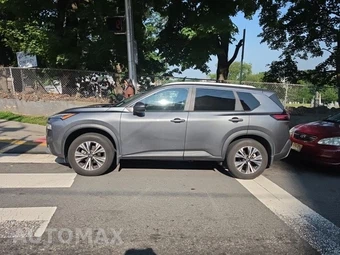 2023 Nissan Rogue SV – miniatura 8