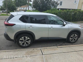 2023 Nissan Rogue SV - miniatura 4