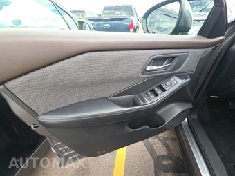 2023 Nissan Rogue SV – miniatura 9