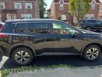 2023 Nissan Rogue SV - miniatura 4