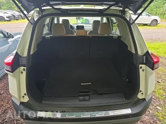 2023 Nissan Rogue SV - miniatura 17