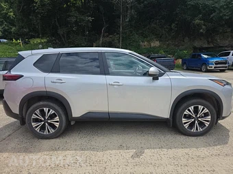 2023 Nissan Rogue SV - miniatura 4