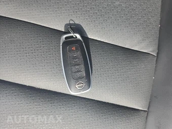 2023 Nissan Rogue SV - miniatura 24