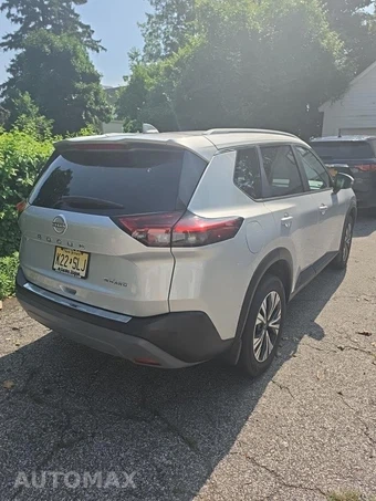 2023 Nissan Rogue SV - miniatura 5