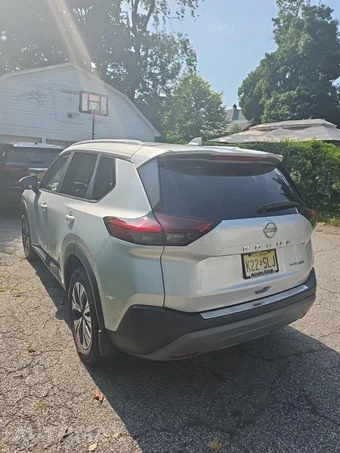 2023 Nissan Rogue SV - miniatura 7