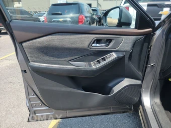2023 Nissan Rogue SV - miniatura 9