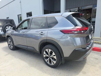 2023 Nissan Rogue SV - miniatura 6