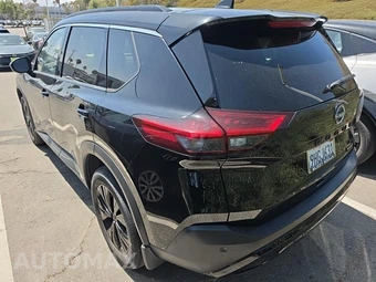2023 Nissan Rogue SV - miniatura 7