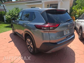 2023 Nissan Rogue SV - miniatura 7