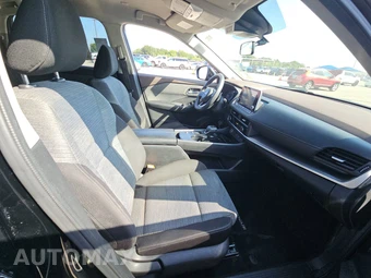 2023 Nissan Rogue SV – miniatura 8
