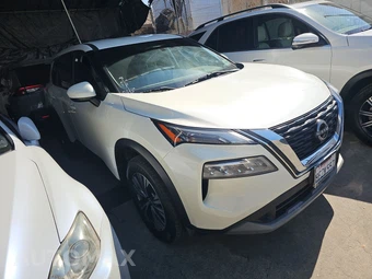 2023 Nissan Rogue SV - miniatura 3