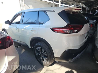 2023 Nissan Rogue SV - miniatura 6