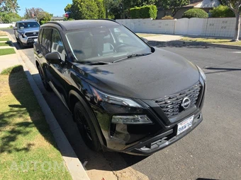 2023 Nissan Rogue SV - miniatura 3