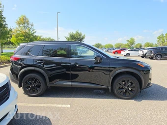 2023 Nissan Rogue SV - miniatura 4