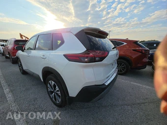2023 Nissan Rogue SV – miniatura 6
