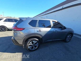 2023 Nissan Rogue SV - miniatura 4