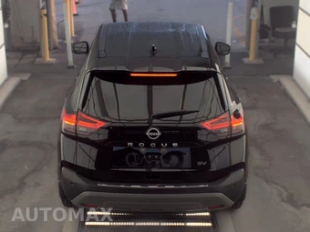 2023 Nissan Rogue SV - miniatura 5