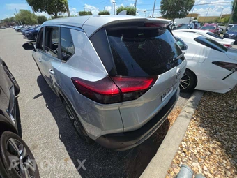 2023 Nissan Rogue SV - miniatura 2