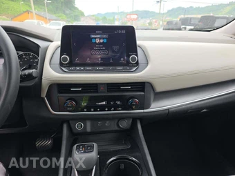 2023 Nissan Rogue SV – miniatura 7