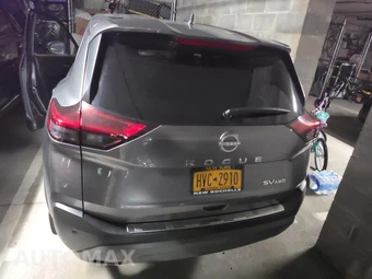 2023 Nissan Rogue SV - miniatura 6