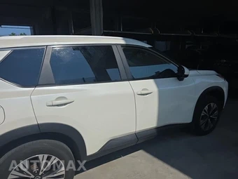 2023 Nissan Rogue SV - miniatura 4