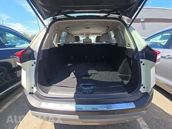 2023 Nissan Rogue SV - miniatura 14