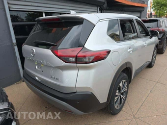 2023 Nissan Rogue SV - miniatura 3
