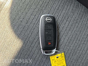 2023 Nissan Rogue SV - miniatura 8