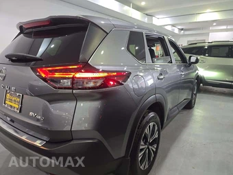 2023 Nissan Rogue SV - miniatura 3